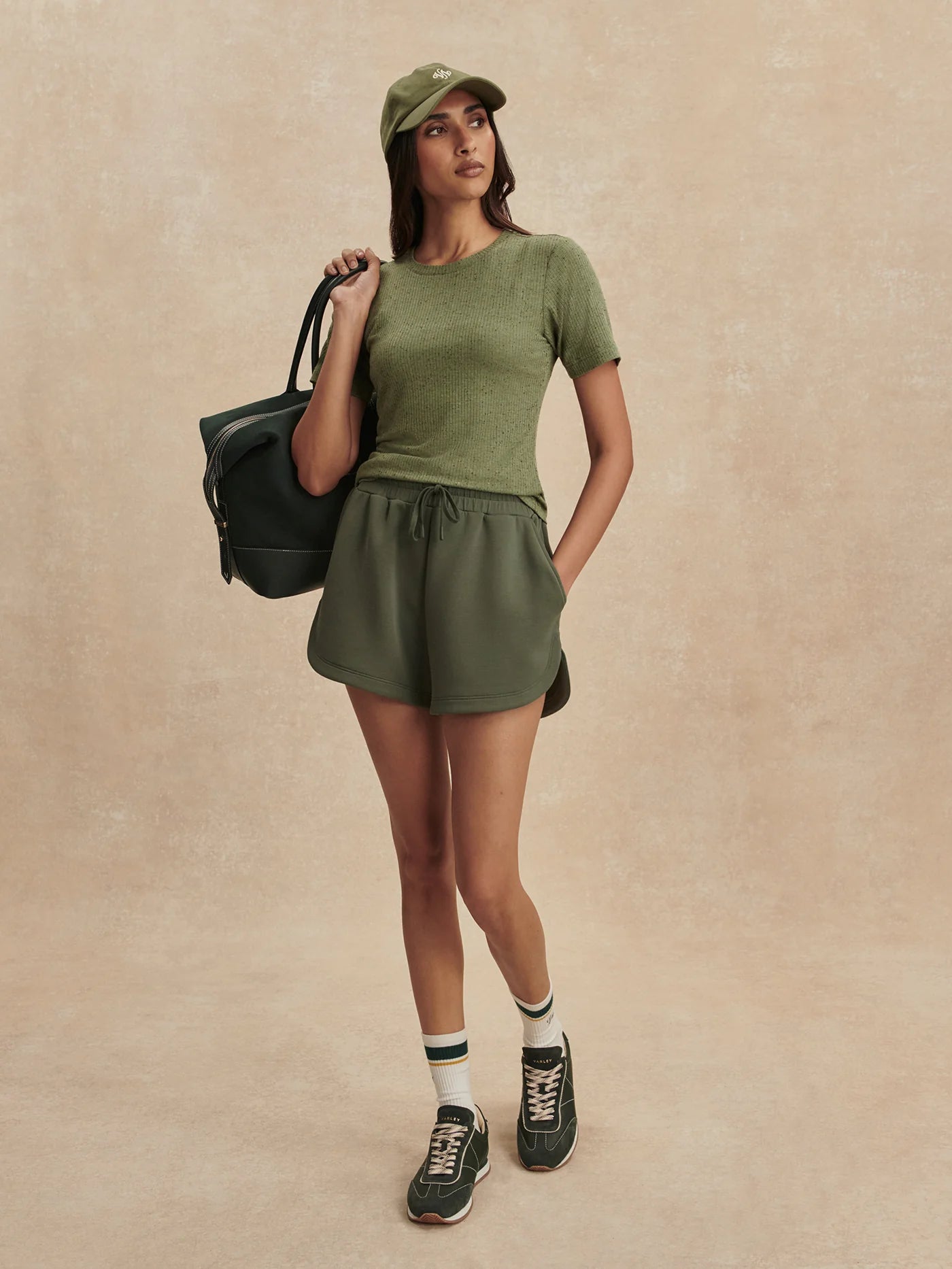 Katrina Fitted Tee - Olivine Fleck