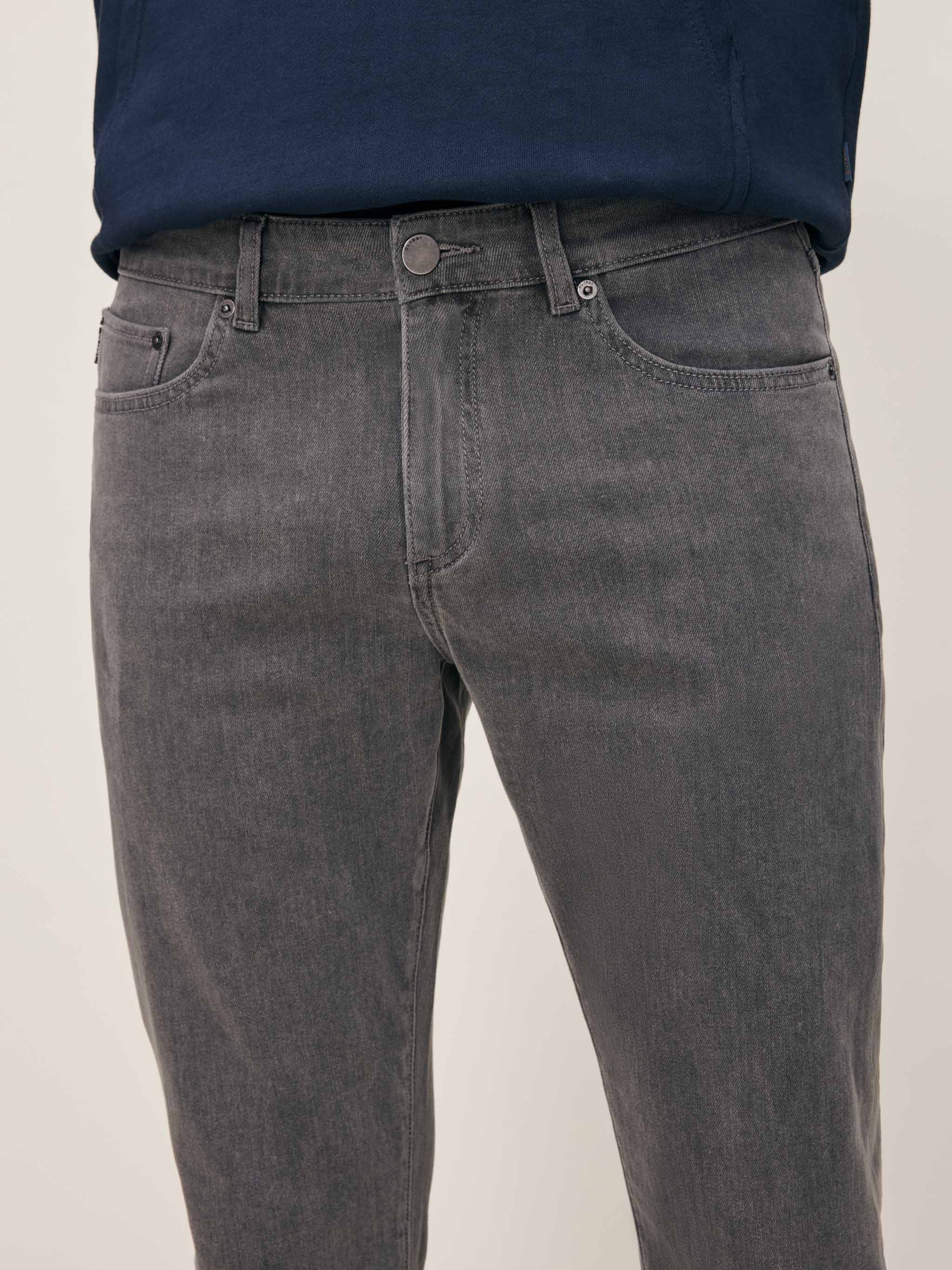 Russell Slim Straight Jeans - Weathered Grey