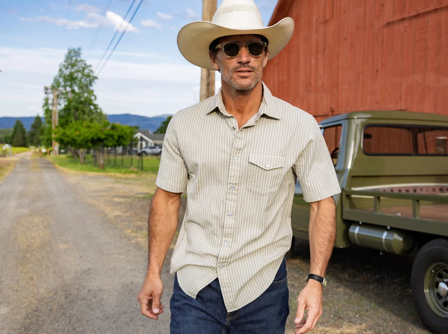 Short Sleeve Performance Pearl Snap - Stone Seersucker