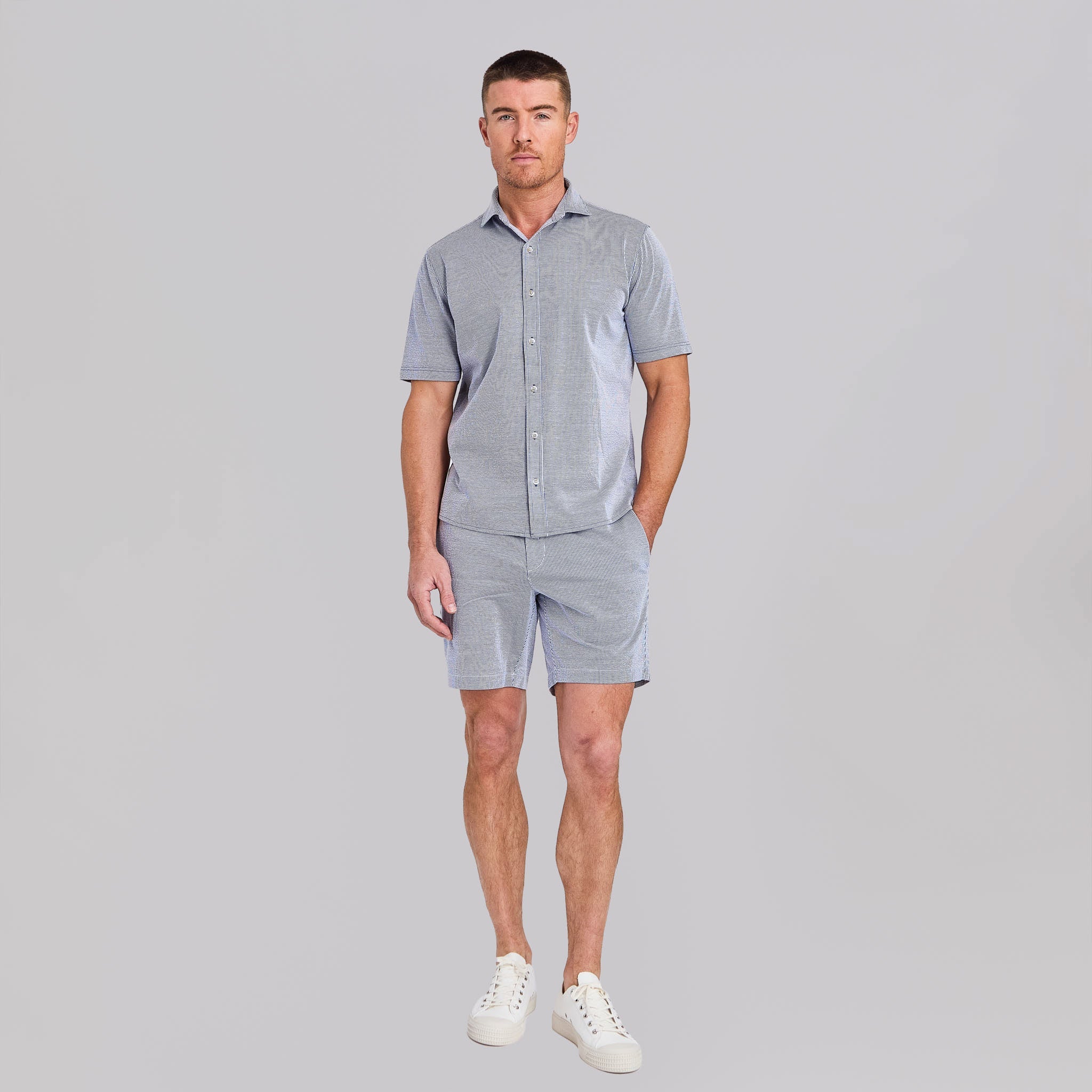 The Cole - Stretch Seersucker Short Sleeve Shirt - Navy/White