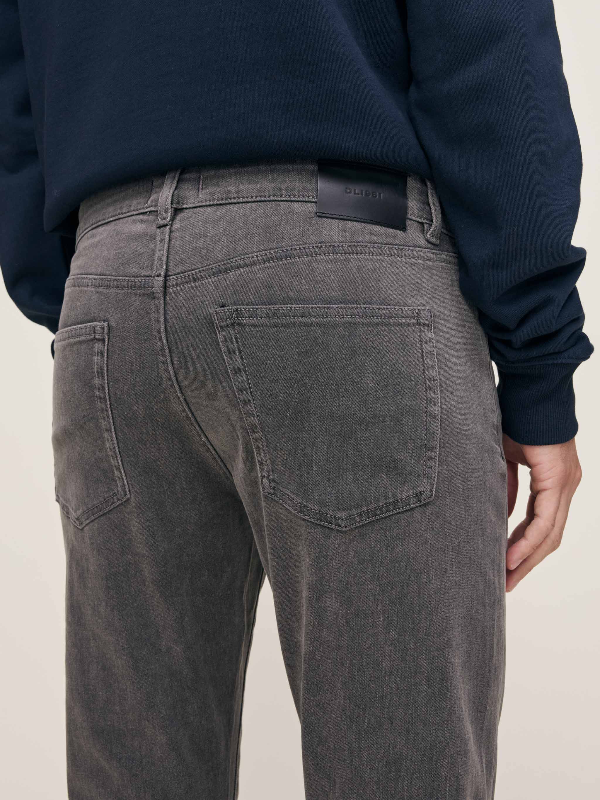 Russell Slim Straight Jeans - Weathered Grey