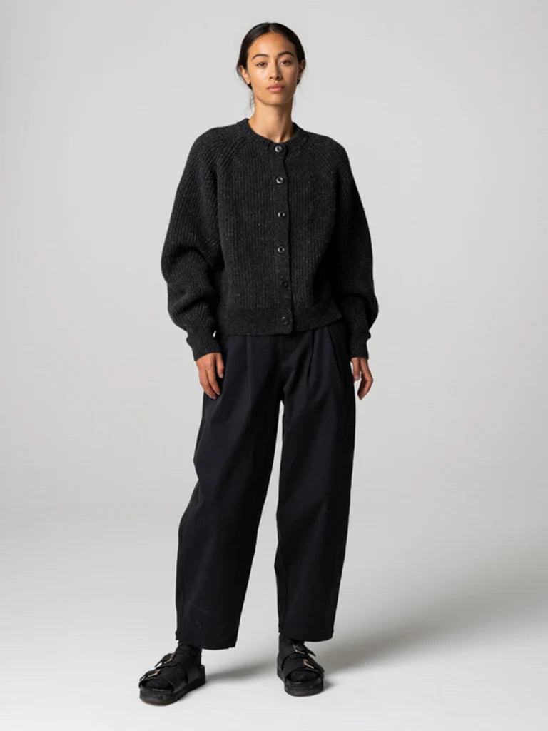 Women's Amy Powney + Finisterre Fisherman Rib Cardigan - Raven