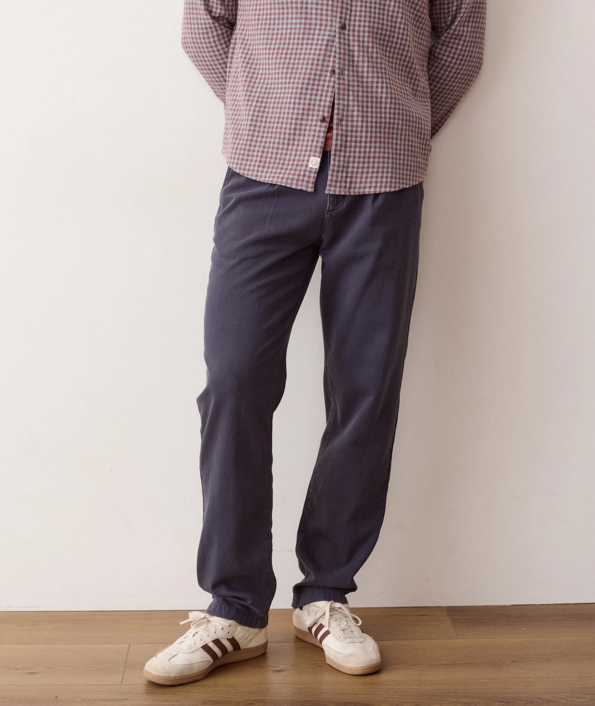 The Rowan Pleated Trouser - Relaxed Fit - India Ink