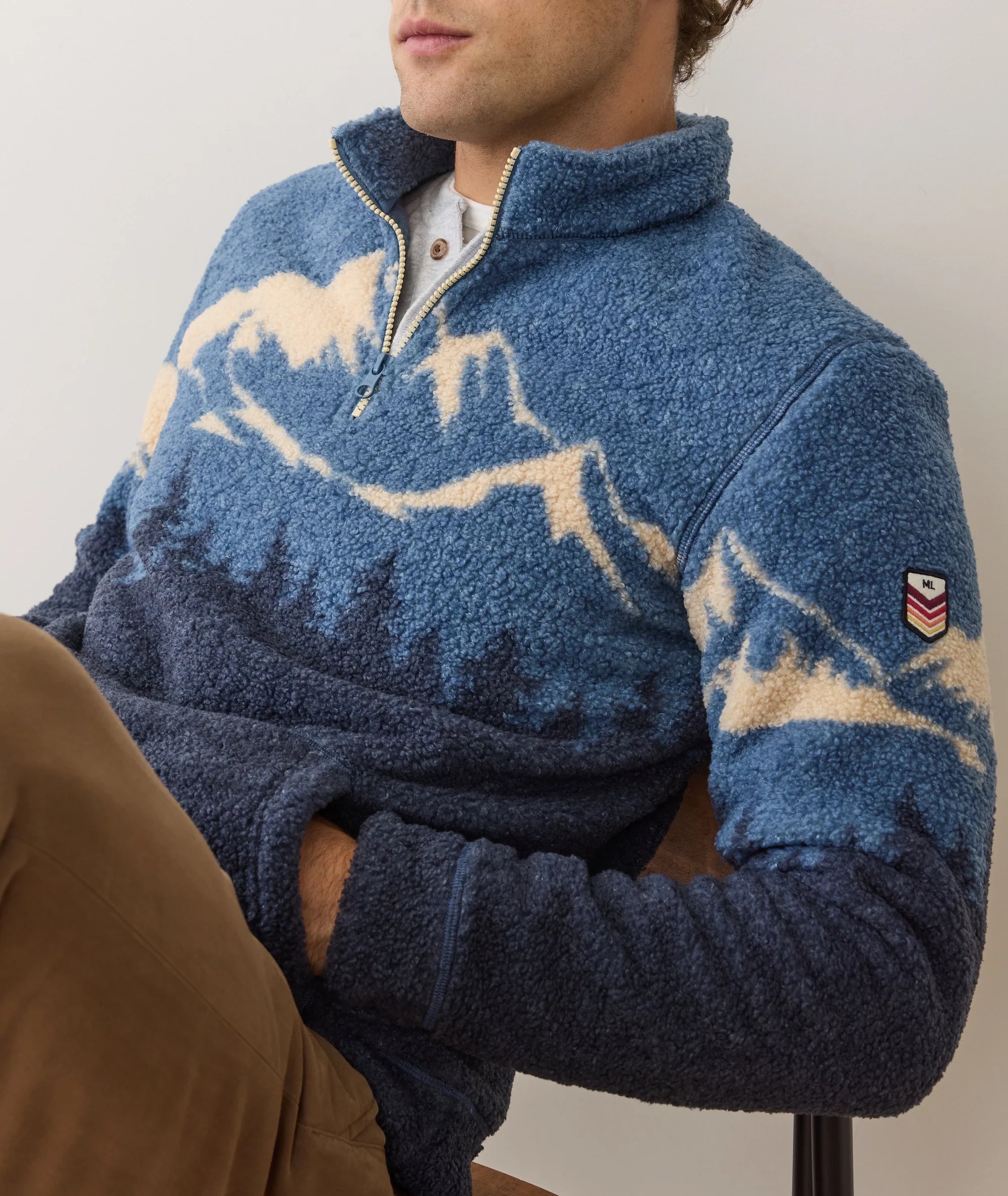 Sierra Sherpa Pullover - Blue Mountain Scene