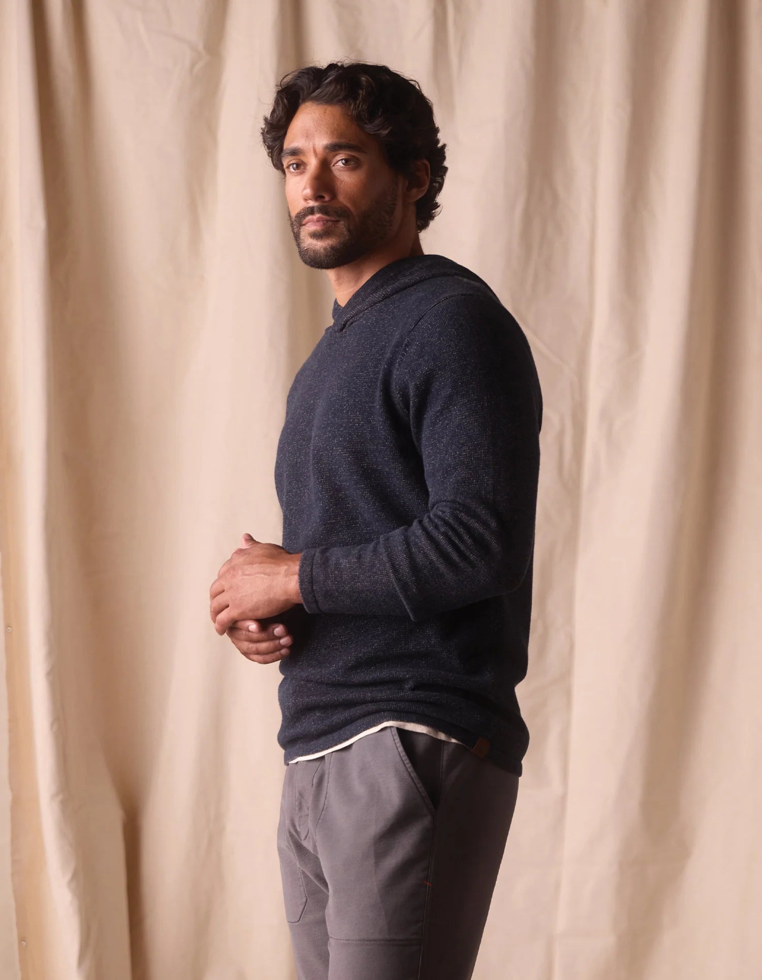 Jimmy Sweater Essential Hoodie