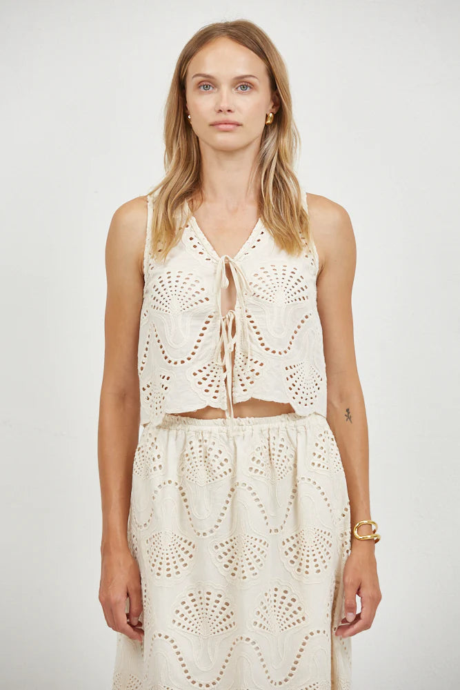 Cannes Eyelet Front Tie Tank - Natural