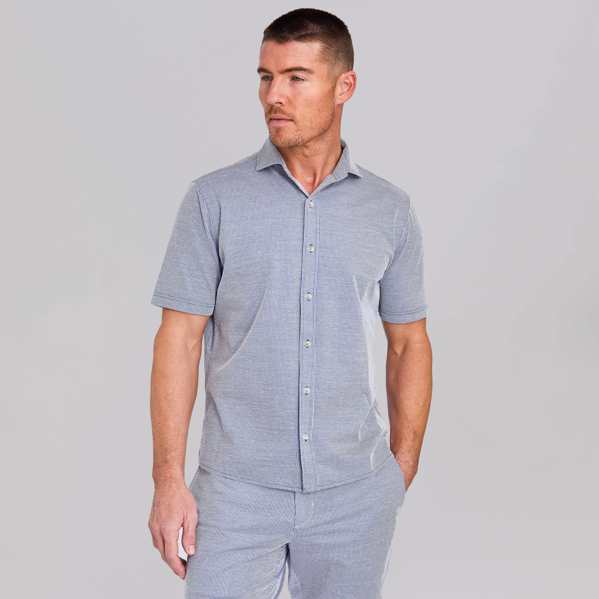 The Cole - Stretch Seersucker Short Sleeve Shirt - Navy/White