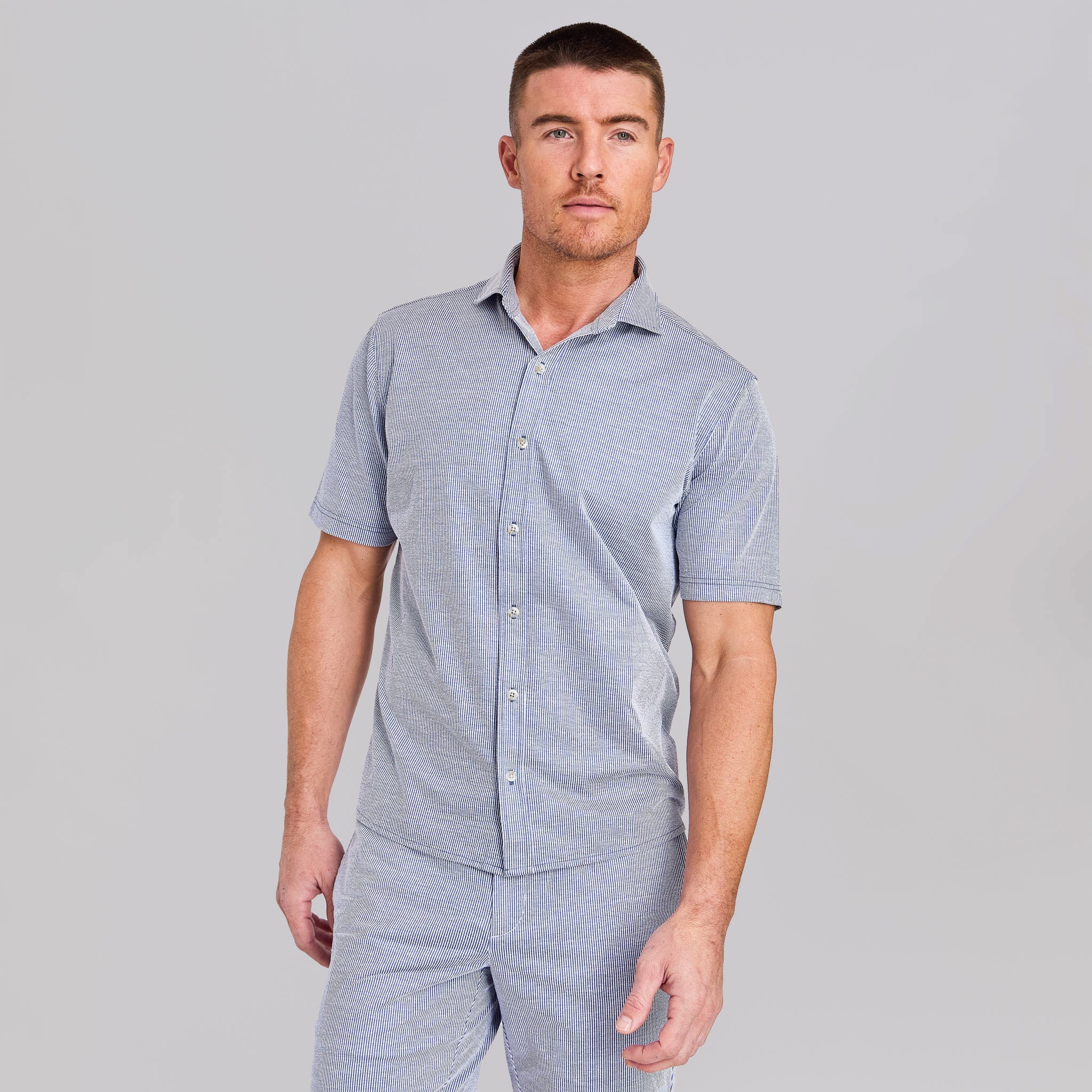 The Cole - Stretch Seersucker Short Sleeve Shirt - Navy/White
