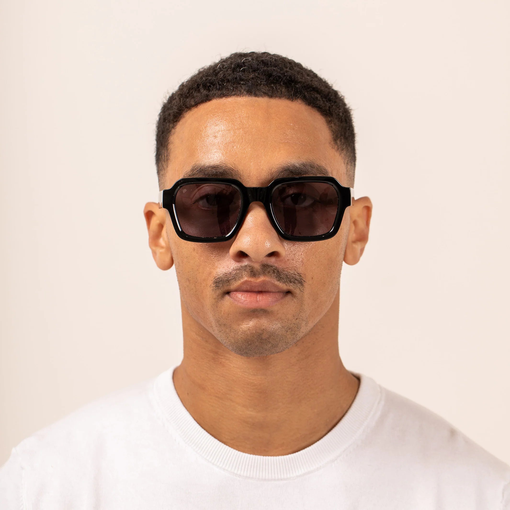 Leroy - Black / Smokey Grey