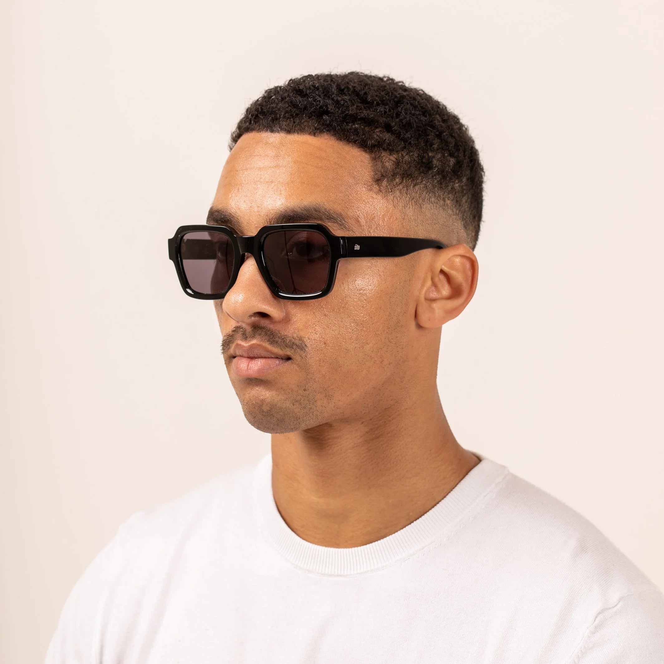 Leroy - Black / Smokey Grey