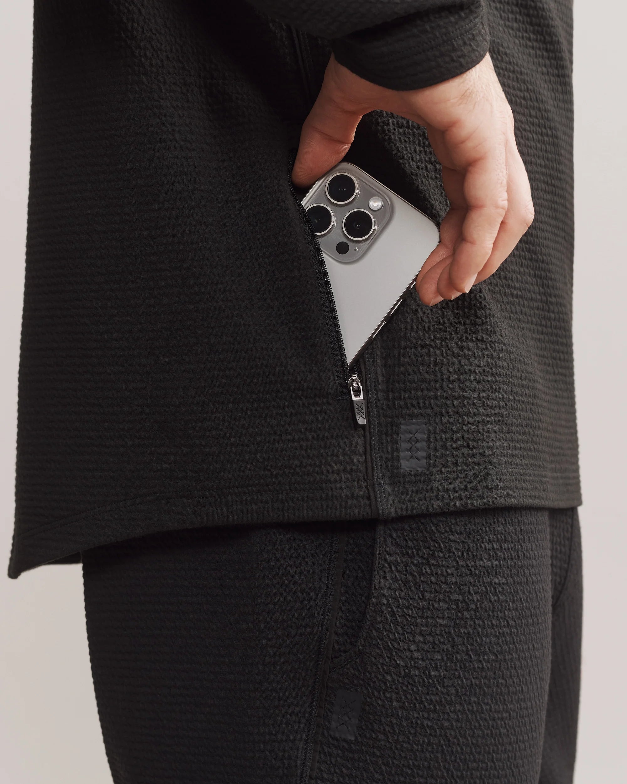 Tribeca Tech 1/2 Zip - Black