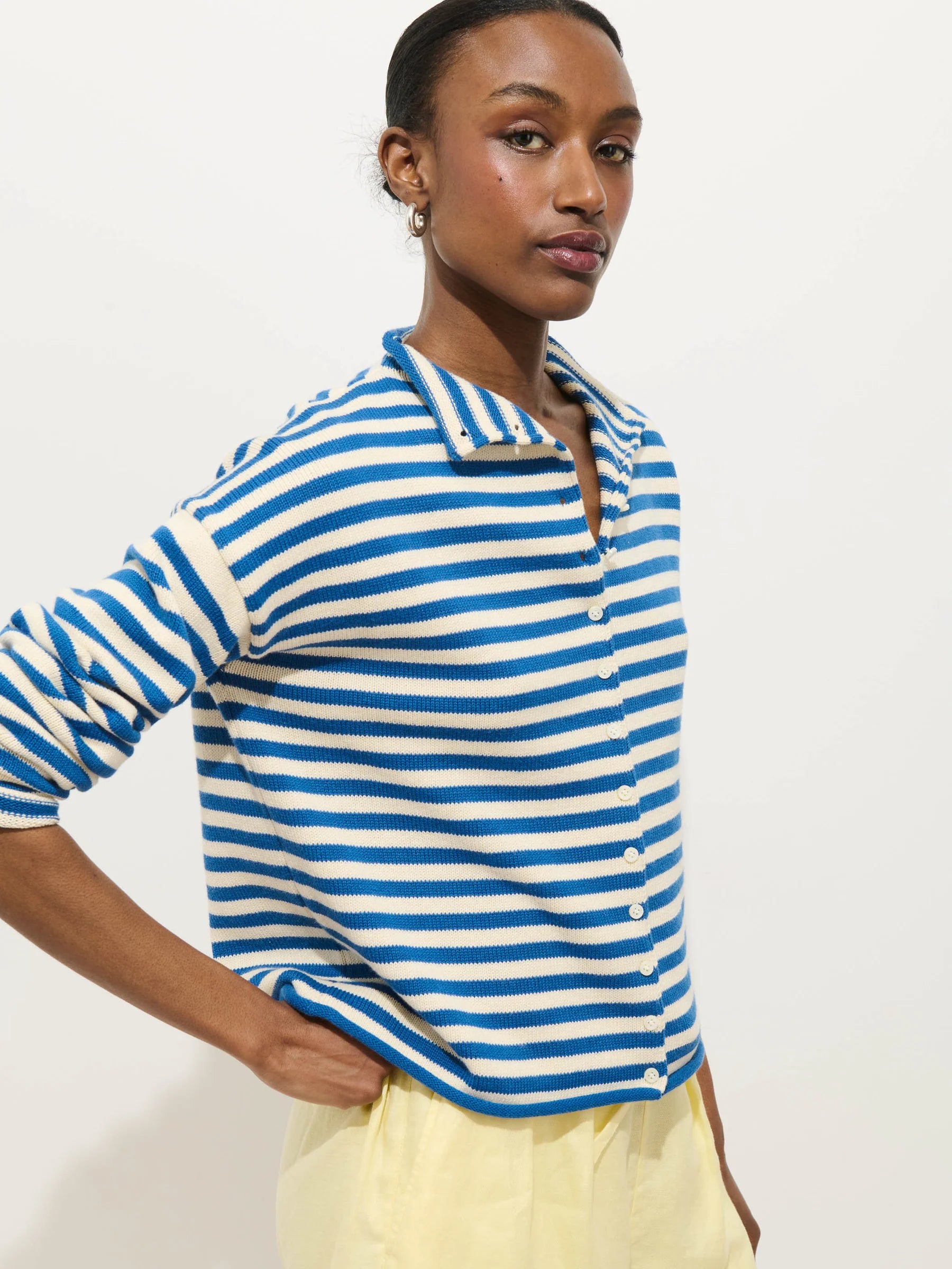 Taylor Cardigan in Cotton Cashmere - Ivory/Blue
