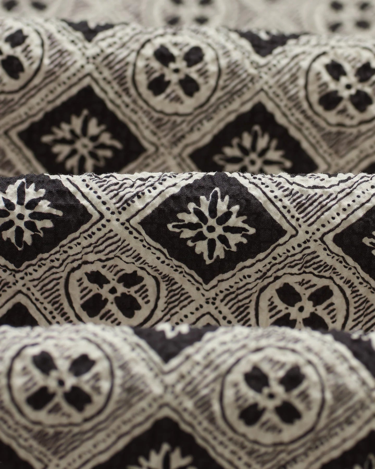 Didcot Short Sleeve Shirt - Cotton Tile Print - Ecru / Black