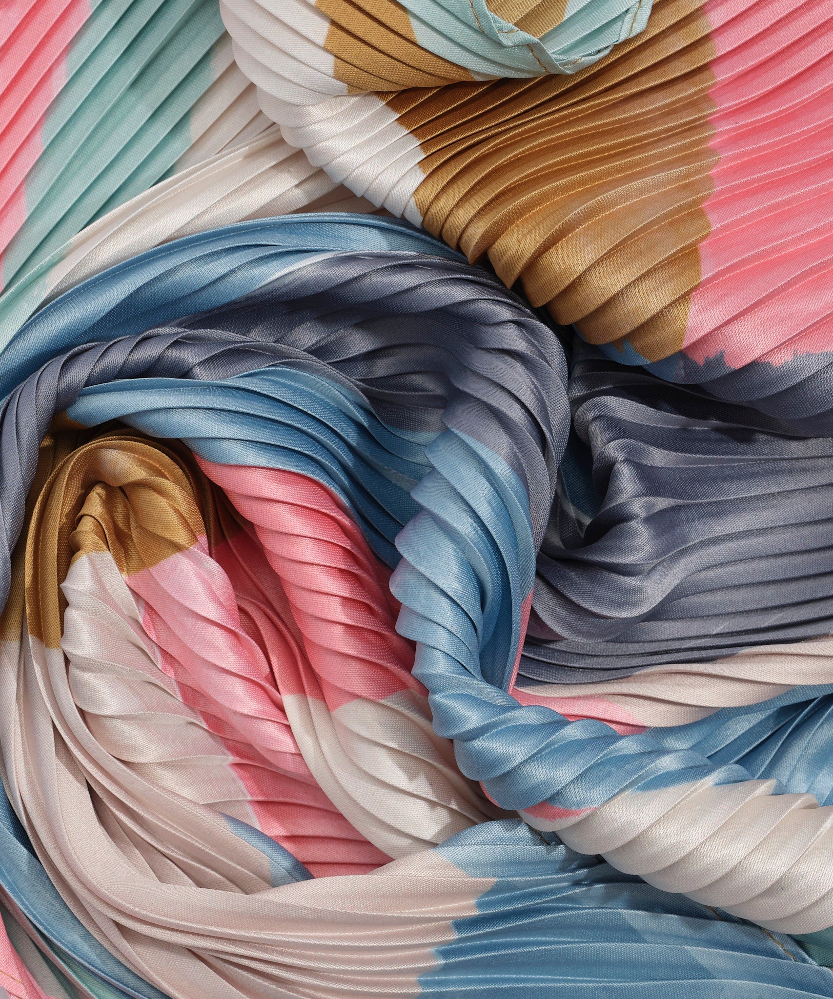 Painterly Composition Pleated Diamond - Pebble