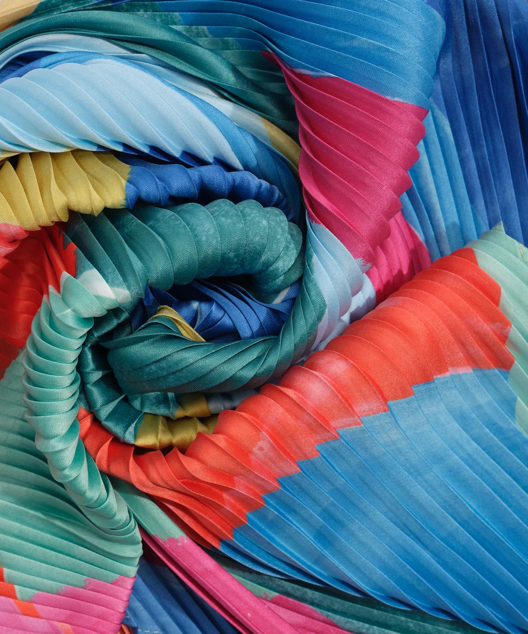Painterly Composition Pleated Diamond - Multi